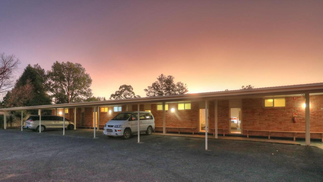 Glen Innes Motel エクステリア 写真