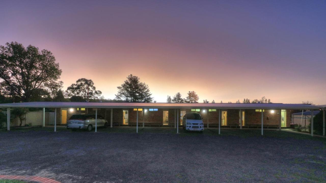 Glen Innes Motel エクステリア 写真